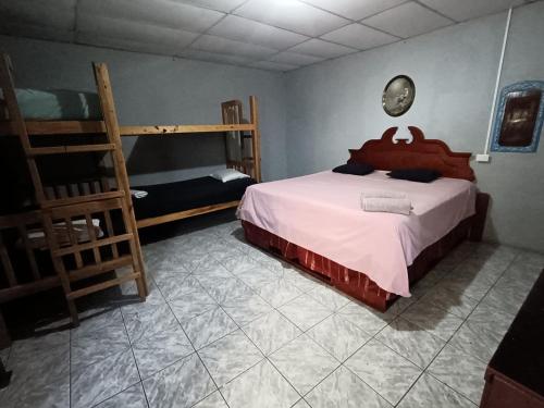 Double Room image 4