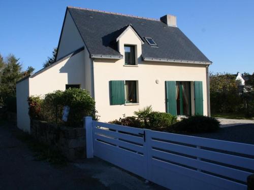 . Gîte charmant à 800 m de la mer avec jardin clos, équipements bébé, et parking privé - FR-1-306-857