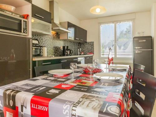 Gîte Missillac, 4 pièces, 5 personnes - FR-1-306-893 (Gite en campagne avec jardin privatif, pres du Parc de Briere, tout confort, 3 chambres, Wi-Fi inclu) in มิสสิอา