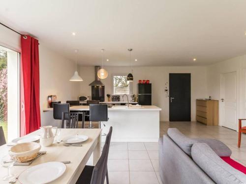 Gîte Nozay, 4 pièces, 6 personnes - FR-1-306-1178 (Maison contemporaine a Nozay avec jardin clos, proche Nantes : 3 chambres, Wi-Fi, garage velos/motos) in Nozay (Pays de la Loire)
