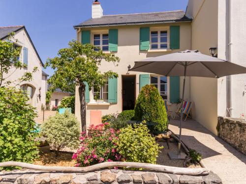 . Maison de pêcheurs avec terrasse en bord de Loire, wifi, vélos et équipé bébé - FR-1-306-1177