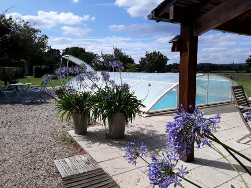 Gîte Bonnœuvre, 4 pièces, 6 personnes - FR-1-306-1151 (Maison de charme avec piscine et grand jardin, pres d'Ancenis - ideal pour familles et balades - FR-) in Bonnoeuvre