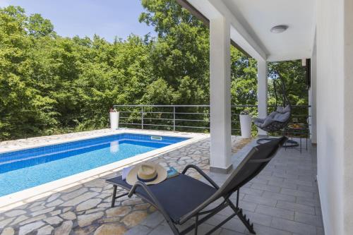 ระเบียง/ชานเรือน, Family friendly house with a swimming pool Kapelica, Labin - 24509 in คาเปลิกา