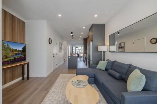 Upper and Lower, Great for Large Families, Fenced Yard, Calgary (zdjęcie 3)