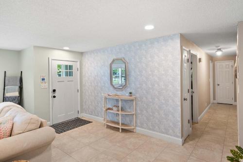 Coves End Heated Pool Tropical Oasis BBQ Sleeps 9 in St. Augustine, USA