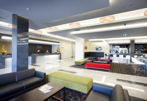Bar/lounge, Mantra Melbourne Airport in Melbourne Tullamarine Airport