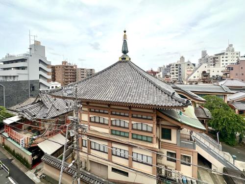 IKEBUKURO LoveSugamo 交通便利 山手線巣鴨駅徒歩3分 池袋駅4分 2ー4人 エレベーター WIFI 新宿 渋谷 銀座 浅草 銀座 原宿アクセス便利 空港直通 – khách sạn tại Sugamo