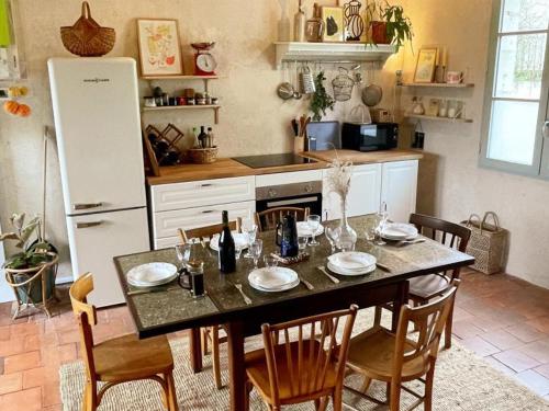 Gîte XIXè de charme à Candes-St-Martin avec jardin clos - FR-1-381-612 (Gite XIXe de charme a Candes-St-Martin avec jardin clos - FR-1-381-612) in Candes-Saint-Martin