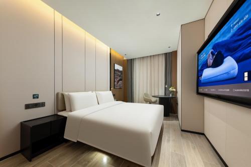 Elegant Double Room room in Atour Hotel Shenzhen Futian CBD Gangxia North Metro Station
