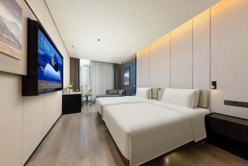 Executive Twin Room image 3