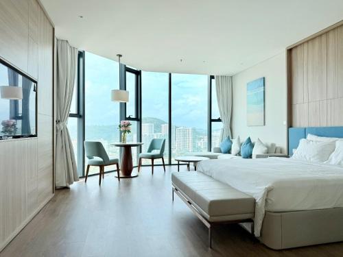 One-Bedroom Apartment image 6
