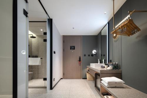 Jimu Double Room with River View image 2
