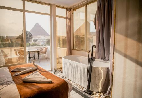 Pyramids Shadow INN Room Type - Royal Suite with Pyramids View