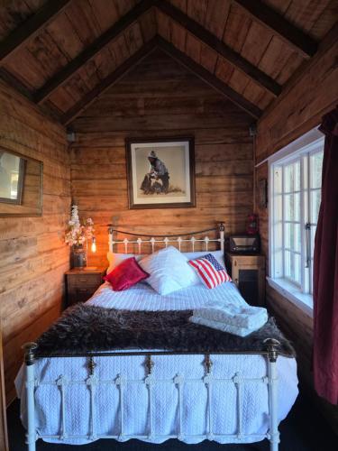 Jack Daniels Rest Gateway to Tekapo and the MacKenzie District in เบิร์กส์พาส