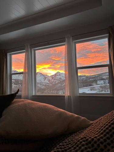 Draper Mountain Home