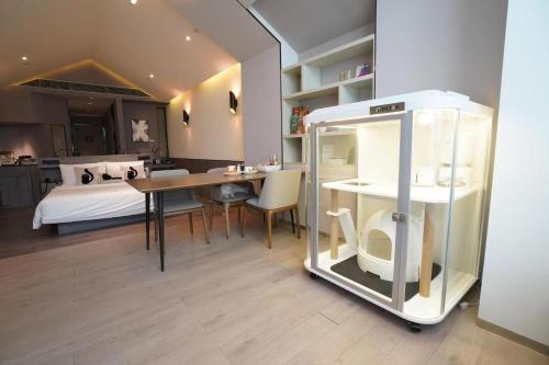 1 queen bed