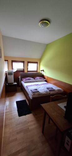 1 double bed