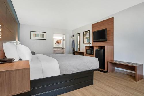 Quality Inn & Suites near Lake Eufaula in Eufaula, USA