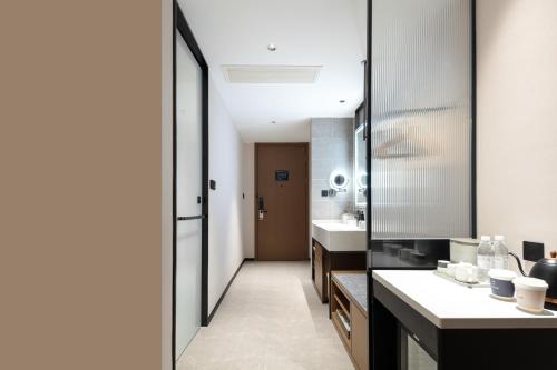 Executive Double Room image 3