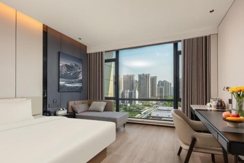 Executive Twin Room image 3
