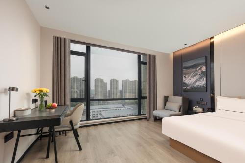 room detail thumbnail 1