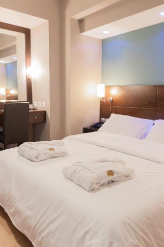 3 twin beds