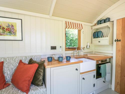 Exterior view, Blackthorn in South Leigh