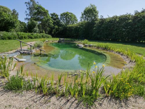 Exterior view, Hazel in South Leigh