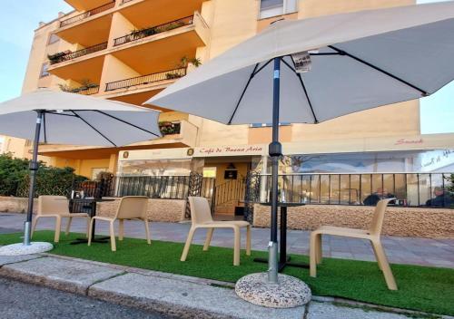 Food and beverages, UNO-B Cagliari in Elia
