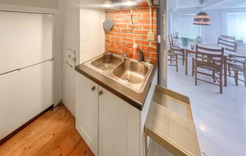 Cocina, 2 Bedroom Gorgeous Home In Grimstad in Grimstad