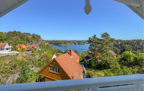 Skats, 4 Bedroom Cozy Home In Gjeving in Gjeving