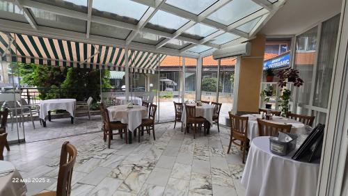 Restaurant, Хотел Тото Шанс in Velingrad