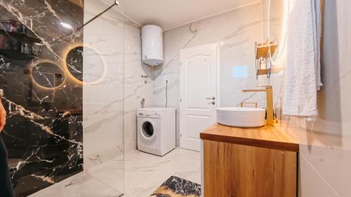 Two-Bedroom Apartment with Balcony image 9