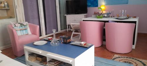 NICE EXCEPTIONNEL 2 PIECES 40 m2 DANS GRAND APPARTEMENT D HOTE ATYPIQUE ORIGINAL 200 m mer PROMENADE DES ANGLAIS, PLAGES, Nice (photo 9)