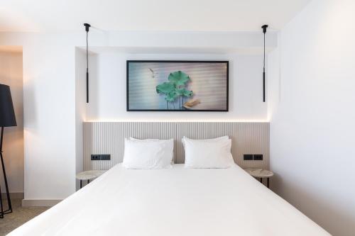 Superior Double Room with Pool View