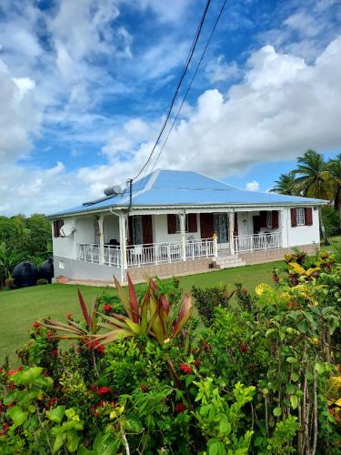 Résidence Prune café (Residence Prune cafe) in Λε Μούλ