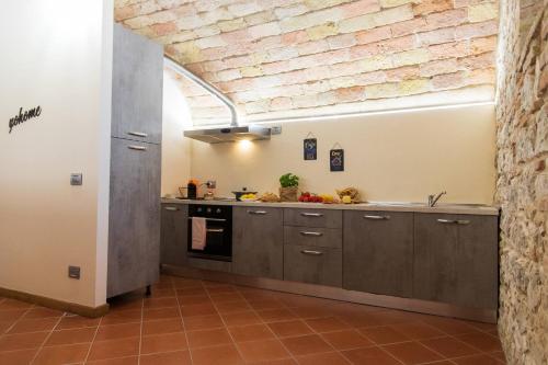 Seadmed, Apartment in historic villa with pool and Tennis in Serrungarina