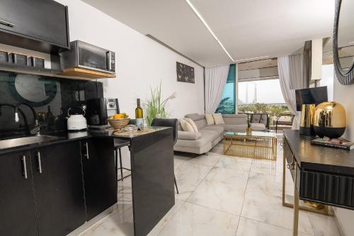 נאות גולף קיסריה - דירות מהממות עם ג'קוזי ובריכה במתחם in Caesarea