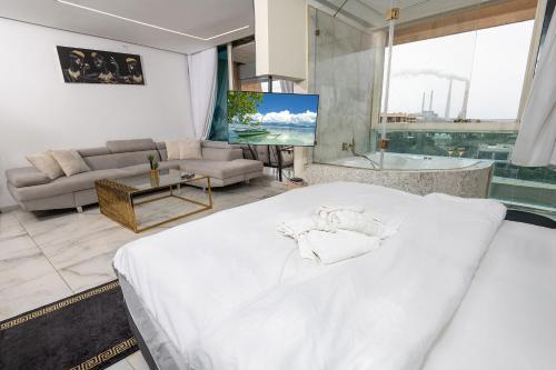 נאות גולף קיסריה - דירות מהממות עם ג'קוזי ובריכה במתחם in Caesarea