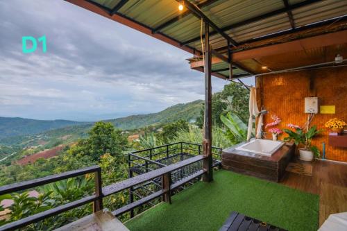ห้องดีลักซ์ (สำหรับผู้ใหญ่ 2 ท่าน และเด็ก 1 ท่าน) (Deluxe Room (2 Adults + 1 Child))