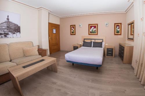 Hostal El Cruce - image 6