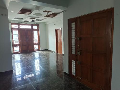 Royal Home Stay Mysuru - Service Apartment in เกซาเร