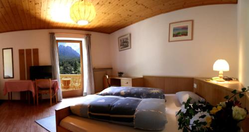1 queen bed