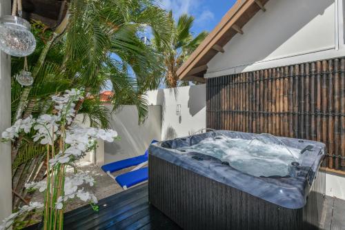 Bồn tắm nước nóng, Boutique Hotel Swiss Paradise Aruba Villas and Suites in Noord