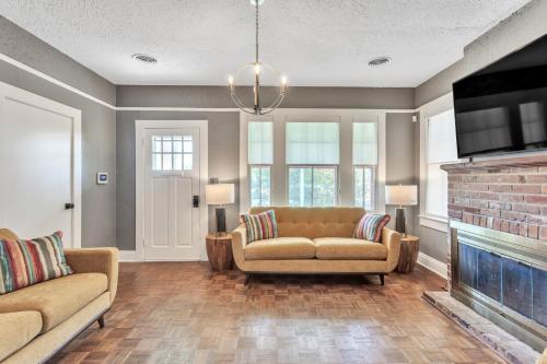 Retro Revival with Modern Comfort - A Mid-Century Gem in Gonzales LA - image 6