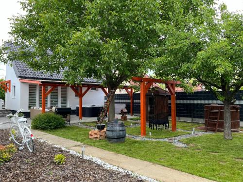 ทัศนียภาพภายนอกโรงแรม, Ezerjó Házikó (Ezerjo Haziko) in นยูล