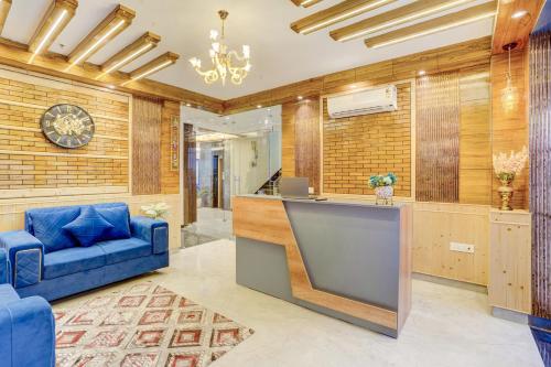 Alaya Stays Serene Woods With Lift & Restaurant in Dharampur
