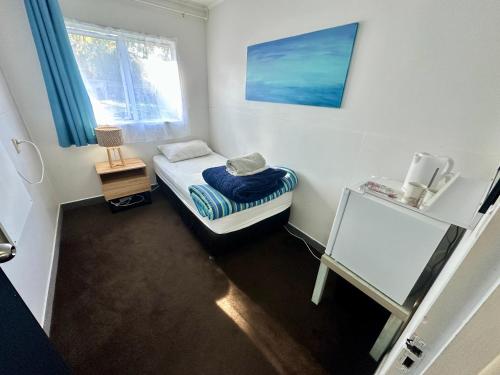 Single Room with Shared Bathroom