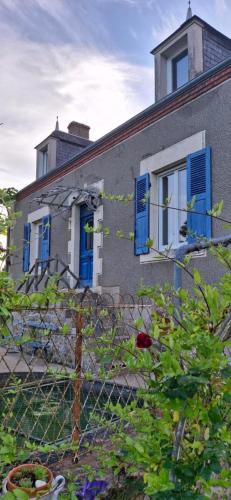 Le bonheur est dans le pré (Le bonheur est dans le pre) in Pouligny-Notre-Dame