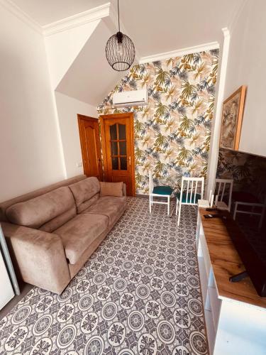 One-Bedroom Apartment image 4